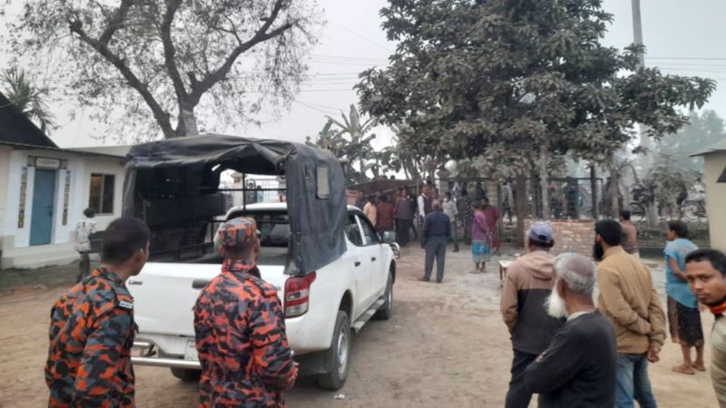 বিএনপির নেতার ইটভাটায় অভিযান, দুই ম্যাজিস্ট্রেট অবরুদ্ধ